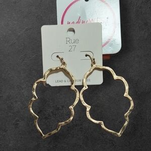 NWT Rue 27 For NADINE WEST Gold Hammered Frame Earrings ~2 1/2"